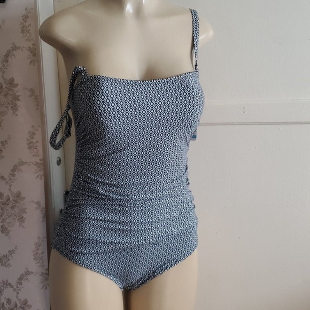 NWT DNKY Black and White swim 4-Way Stretch Fabric Size S